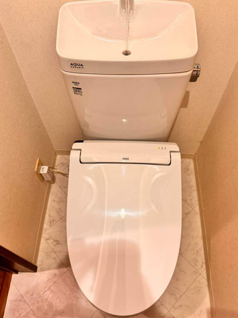 京都市南区］LIXIL 「アメージュ便器(手洗付)＋シャワートイレKA31QC 